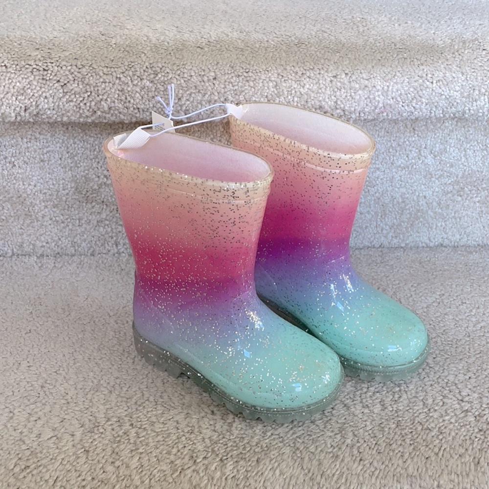 NWT Rainbow 🌈 glitter old navy rain ☔️ boots. Toddler Size 7